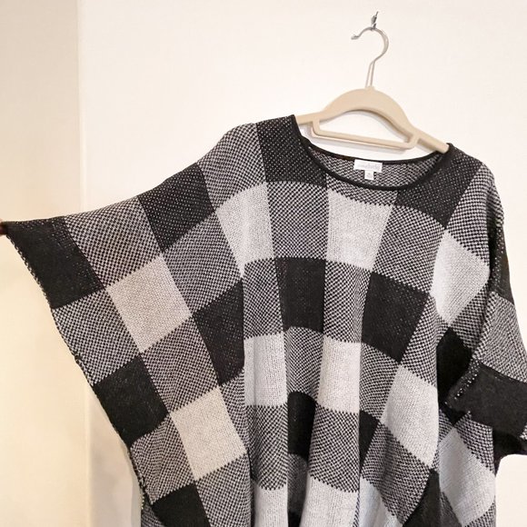 Charming Charlie - Check Black and White Sweater Poncho - S - Picture 3 of 6